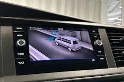 valkoinen Volkswagen Transporter 2020 kuva 20.