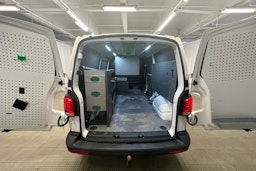 valkoinen Volkswagen Transporter 2020 kuva 23.