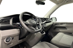 valkoinen Volkswagen Transporter 2020 kuva 6.