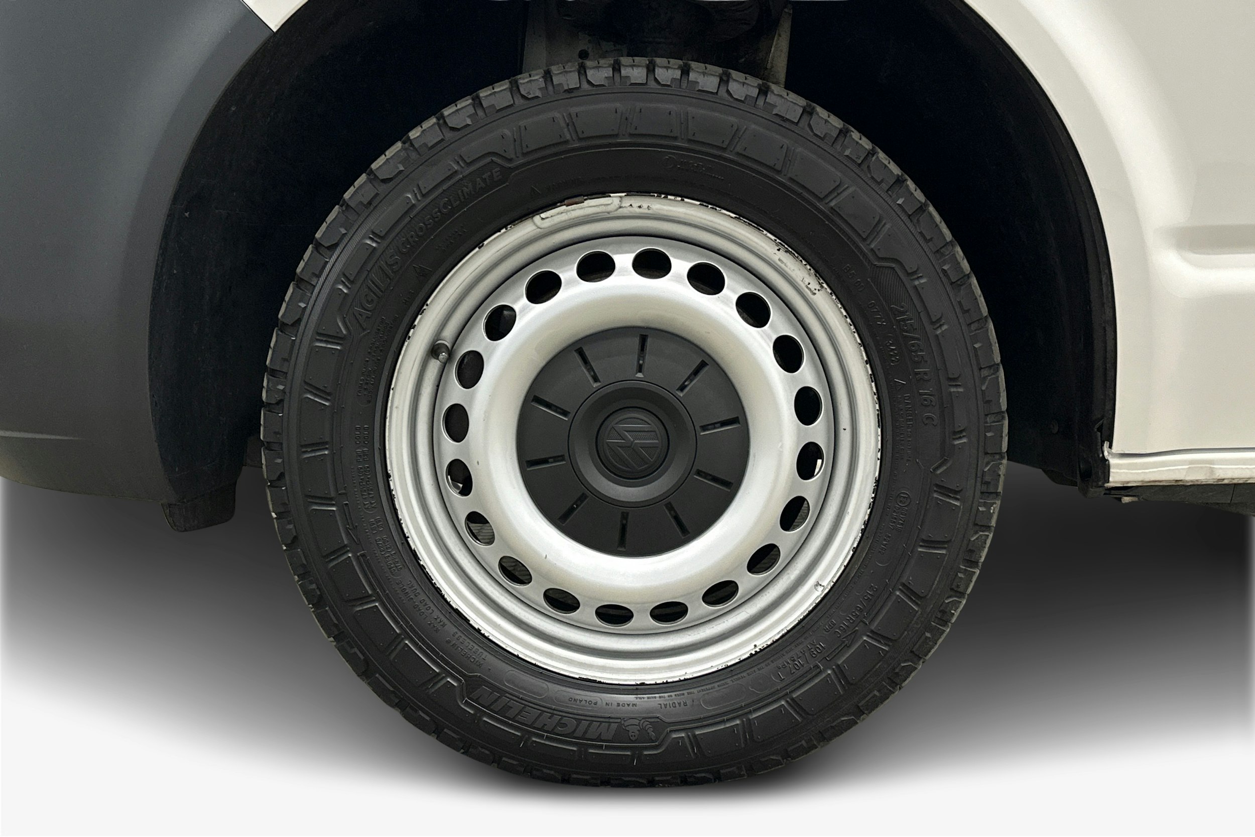 valkoinen Volkswagen Transporter 2020 kuva 8.