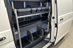 valkoinen Volkswagen Transporter 2020 kuva 11.