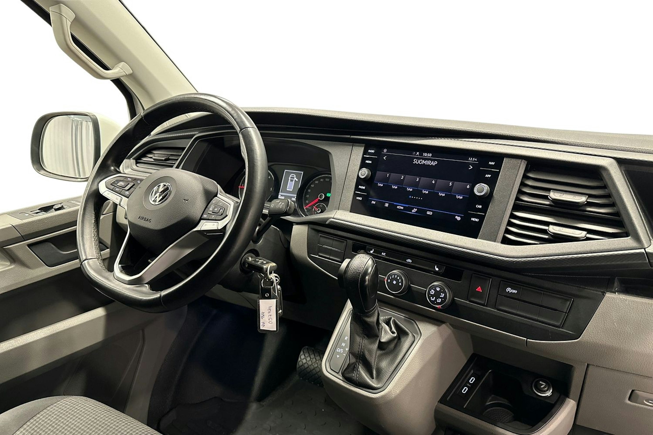 valkoinen Volkswagen Transporter 2020 kuva 10.