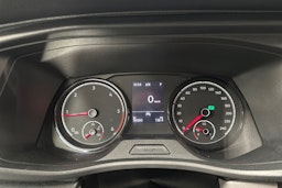 valkoinen Volkswagen Transporter 2020 kuva 17.