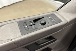 valkoinen Volkswagen Transporter 2020 kuva 19.