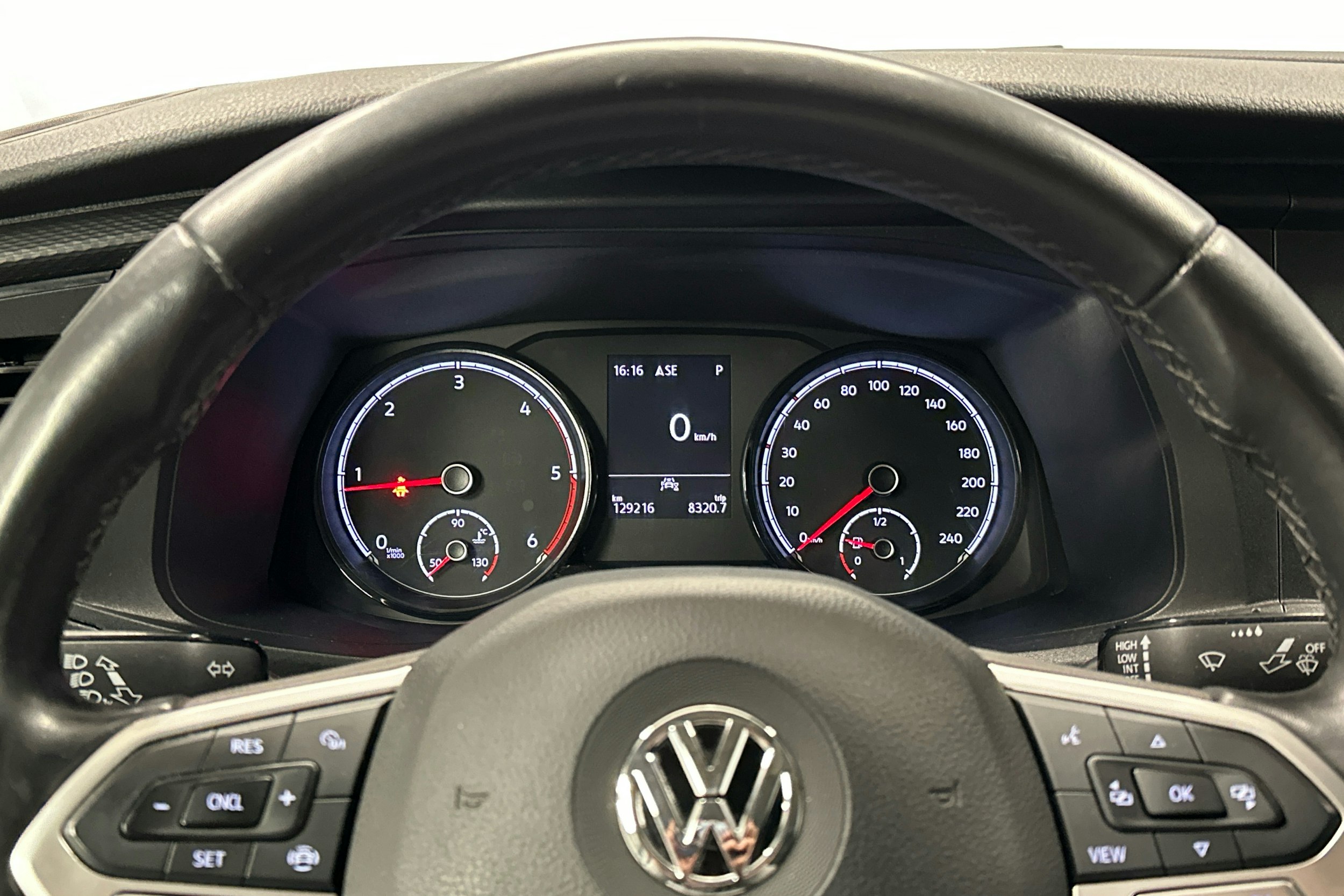 valkoinen Volkswagen Transporter 2020 kuva 10.