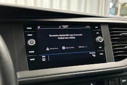 valkoinen Volkswagen Transporter 2020 kuva 13.