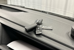 valkoinen Volkswagen Transporter 2020 kuva 22.
