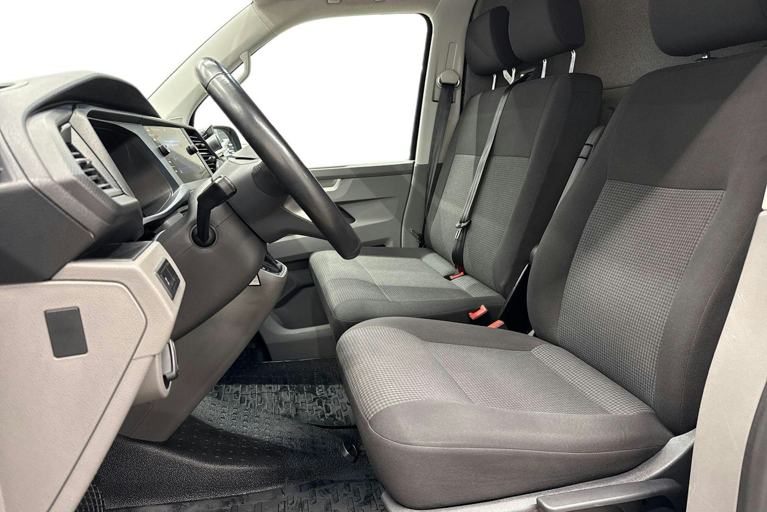 harmaa Volkswagen Transporter 2020 kuva 8.