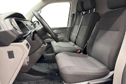 harmaa Volkswagen Transporter 2020 kuva 8.