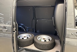 harmaa Volkswagen Transporter 2020 kuva 13.