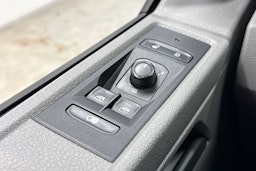 harmaa Volkswagen Transporter 2020 kuva 19.