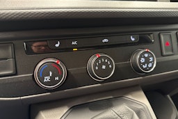 harmaa Volkswagen Transporter 2020 kuva 21.