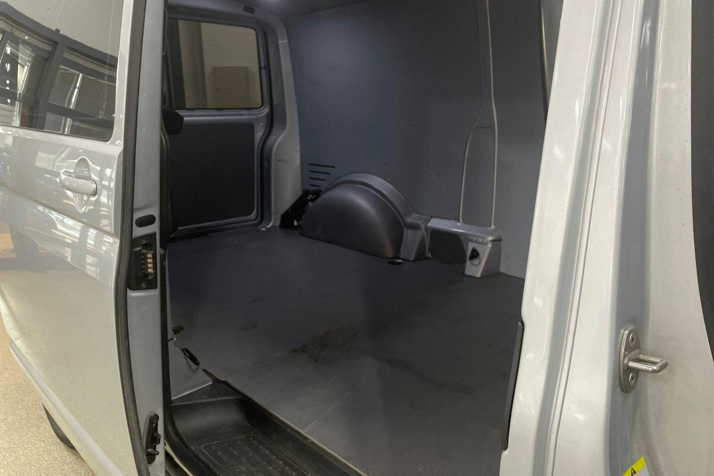 Hopea Volkswagen TRANSPORTER 2020 kuva 11.