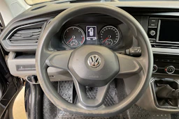 musta Volkswagen Transporter 2020 kuva 13.