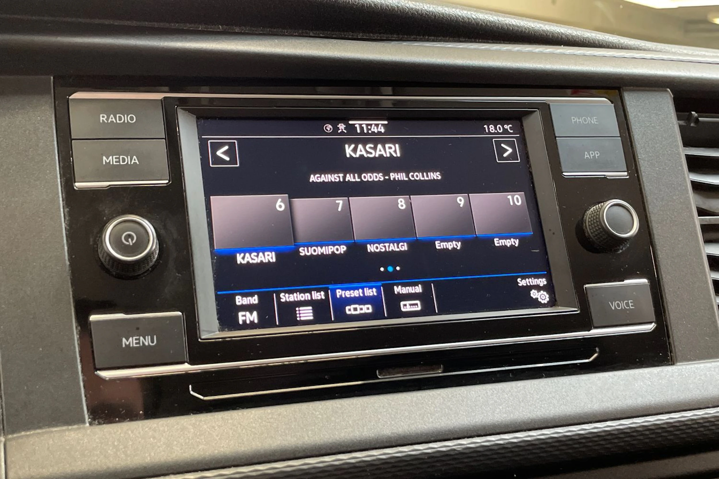 musta Volkswagen Transporter 2020 kuva 15.