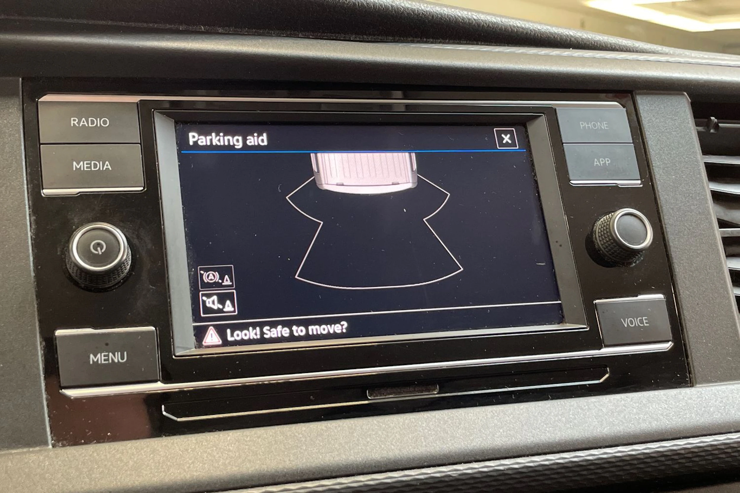 musta Volkswagen Transporter 2020 kuva 19.