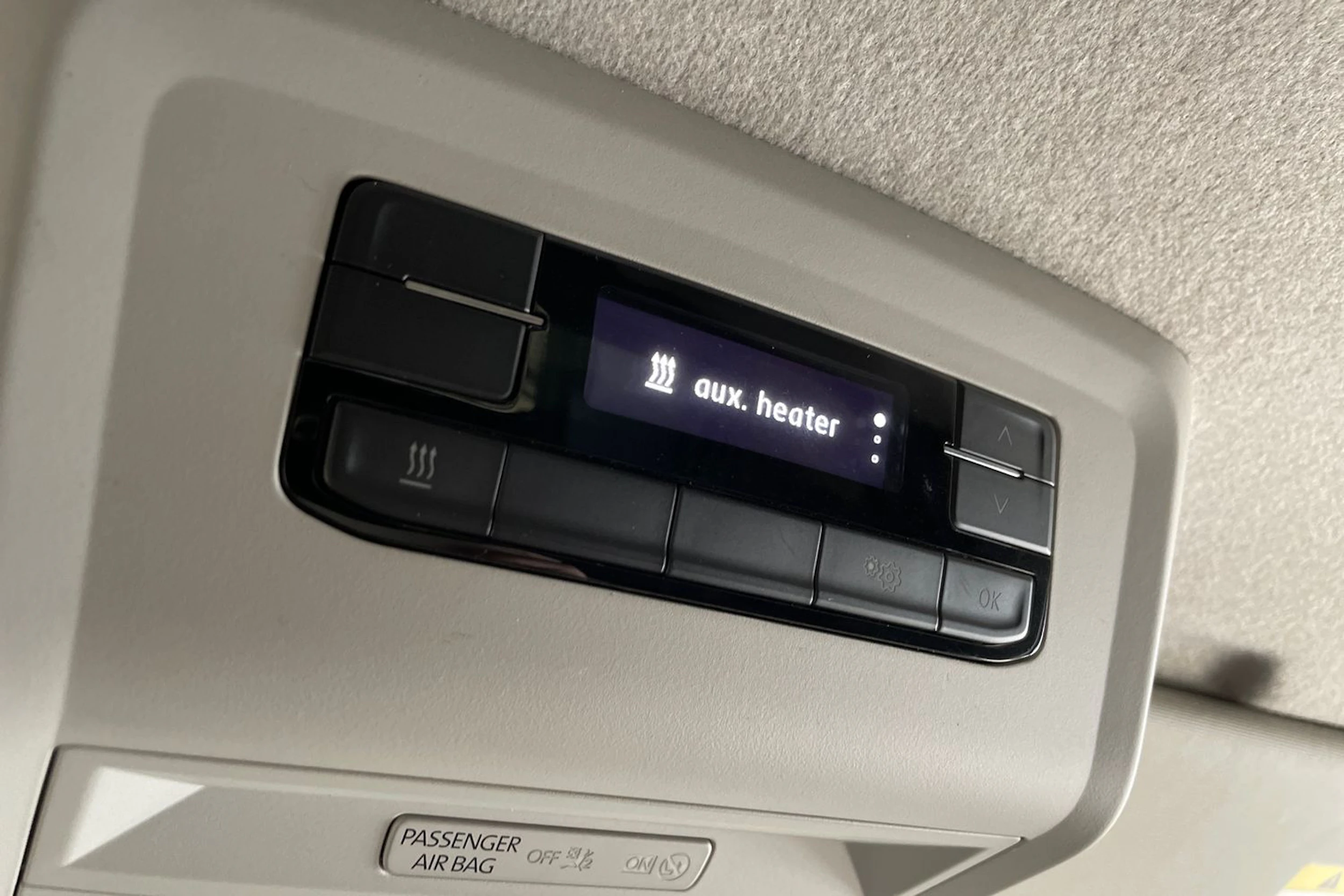musta Volkswagen Transporter 2020 kuva 20.