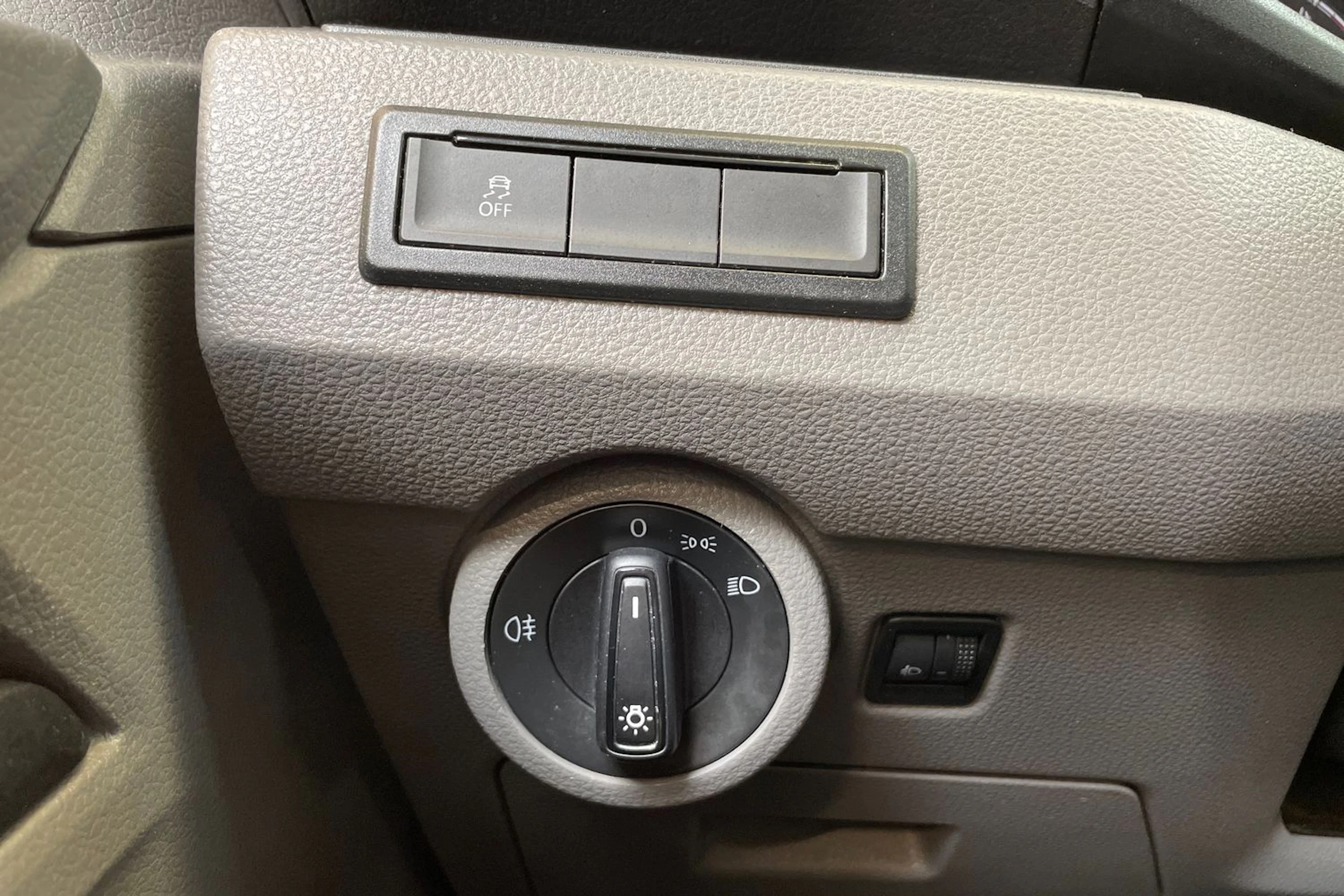 musta Volkswagen Transporter 2020 kuva 22.
