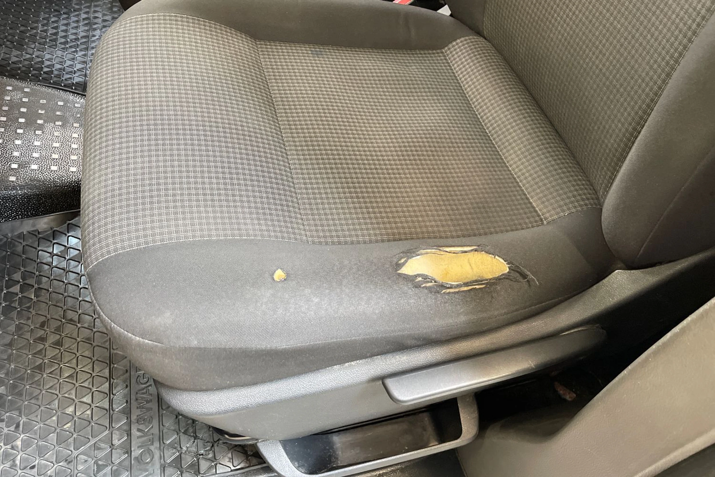 musta Volkswagen Transporter 2020 kuva 24.