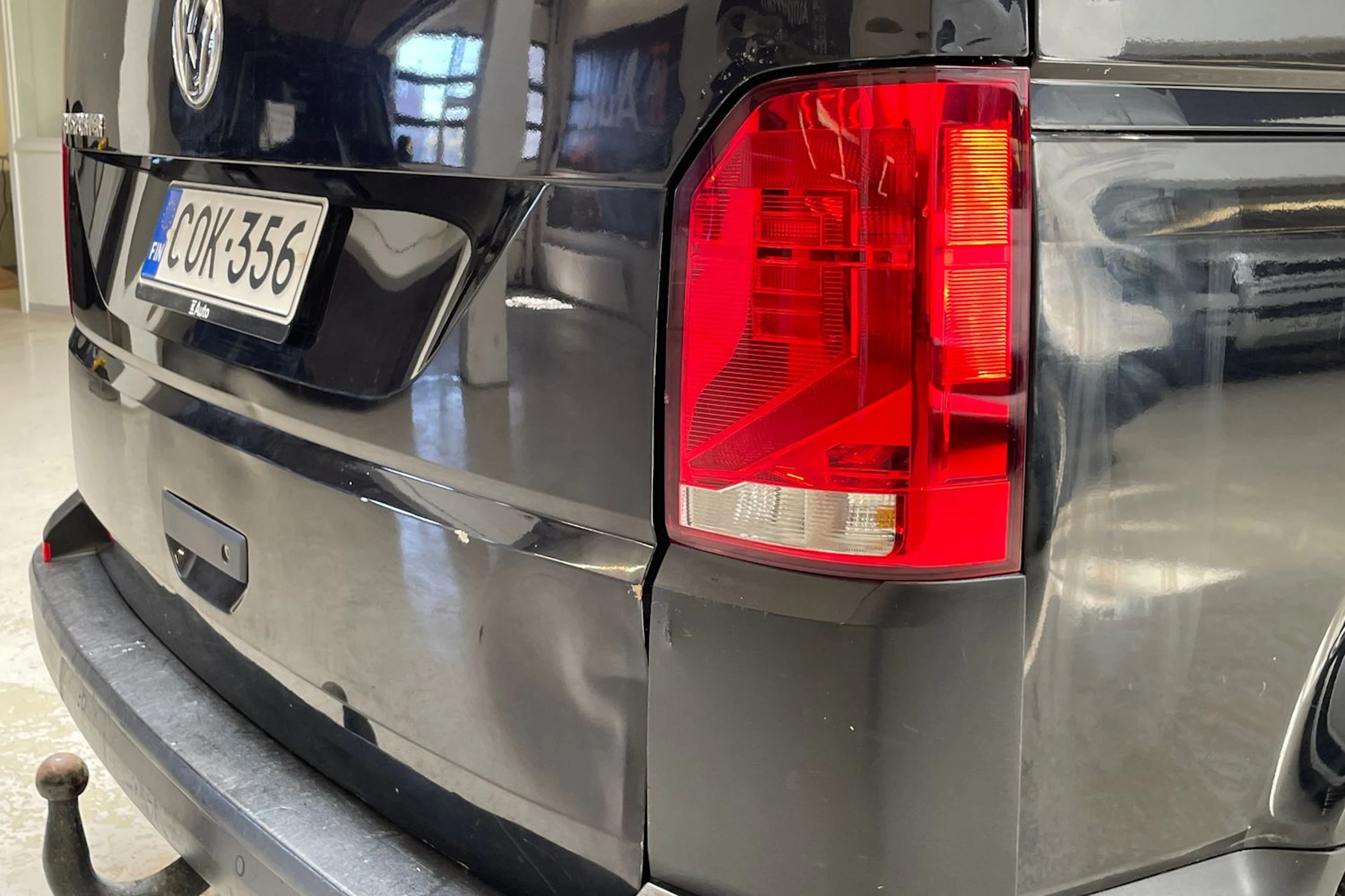 musta Volkswagen Transporter 2020 kuva 28.