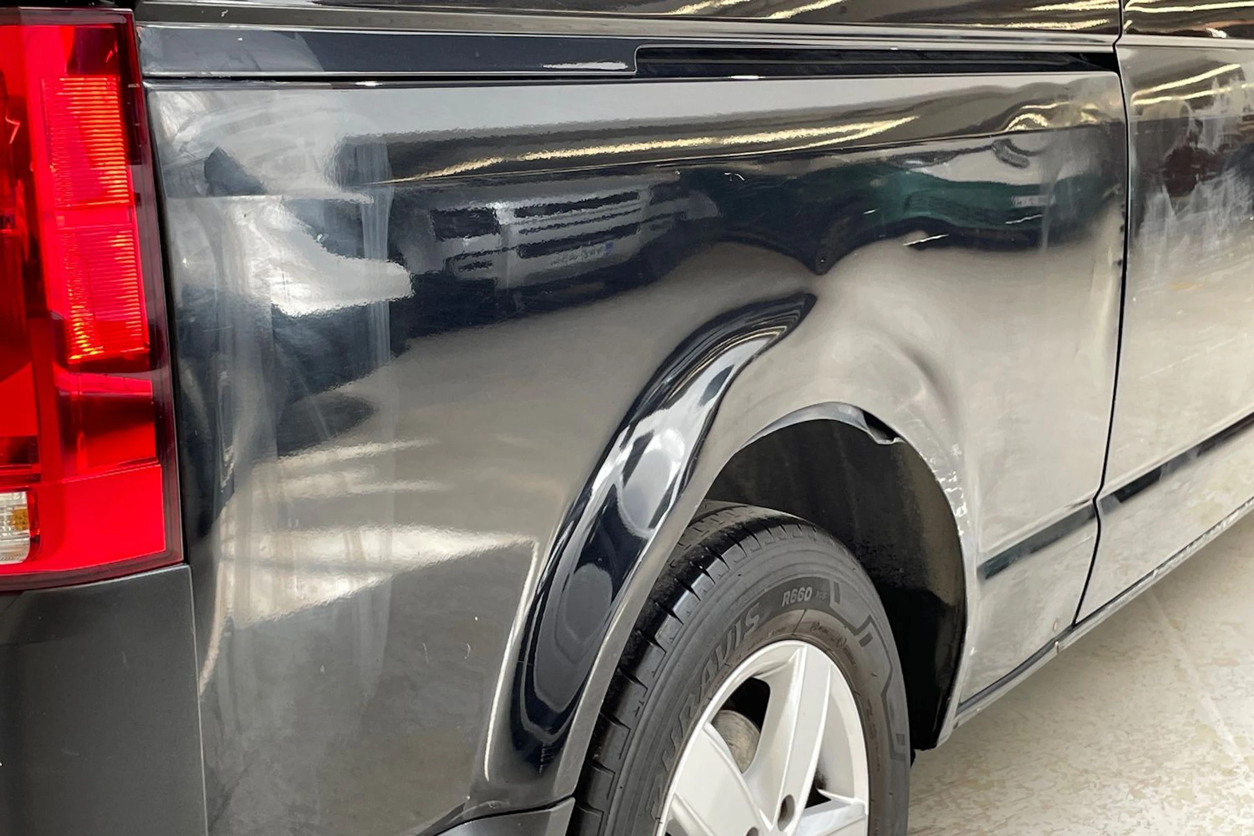 musta Volkswagen Transporter 2020 kuva 29.