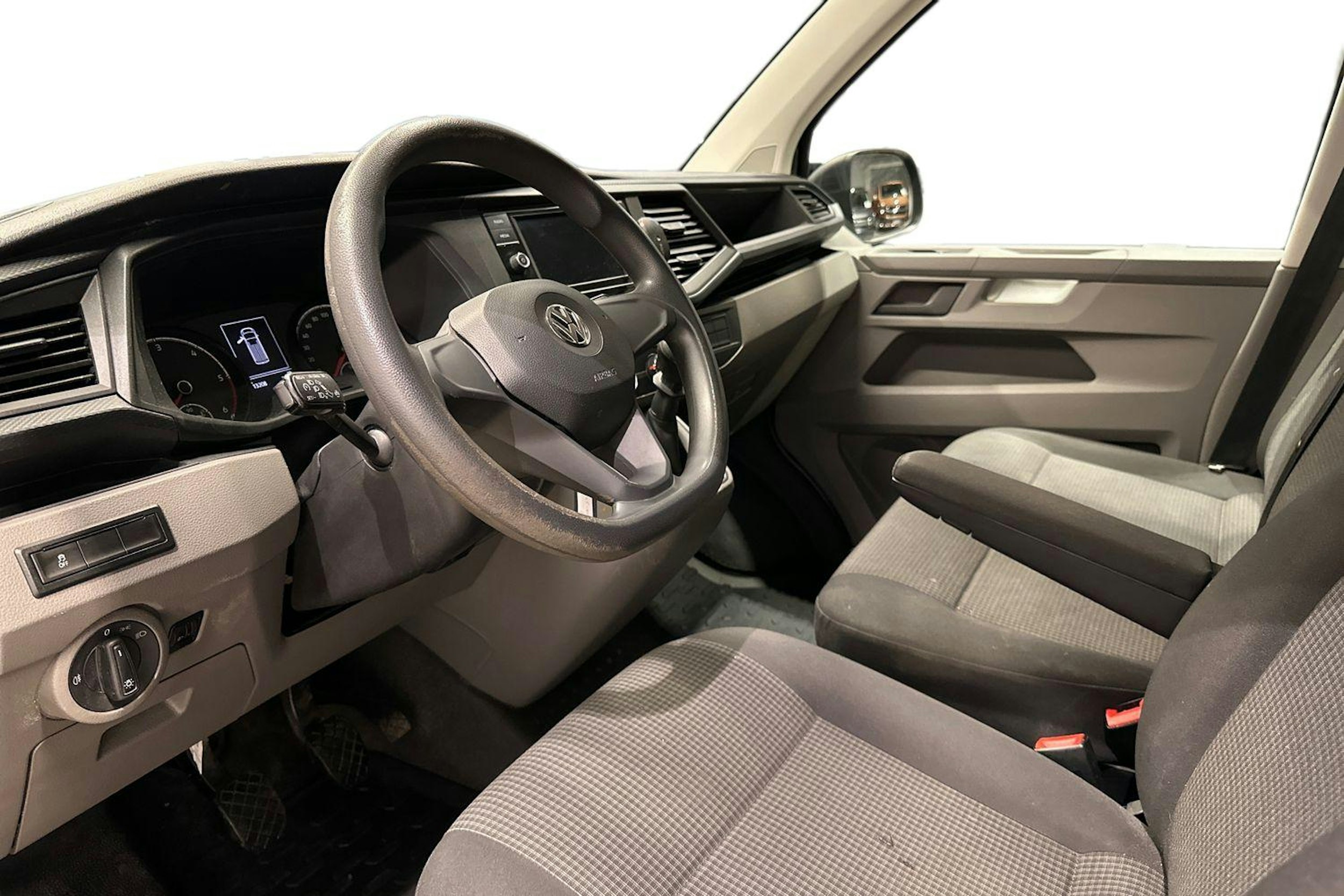 musta Volkswagen Transporter 2020 kuva 8.