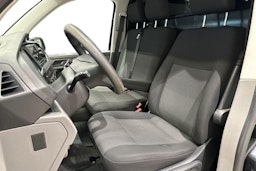 musta Volkswagen Transporter 2020 kuva 11.