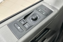 musta Volkswagen Transporter 2020 kuva 15.