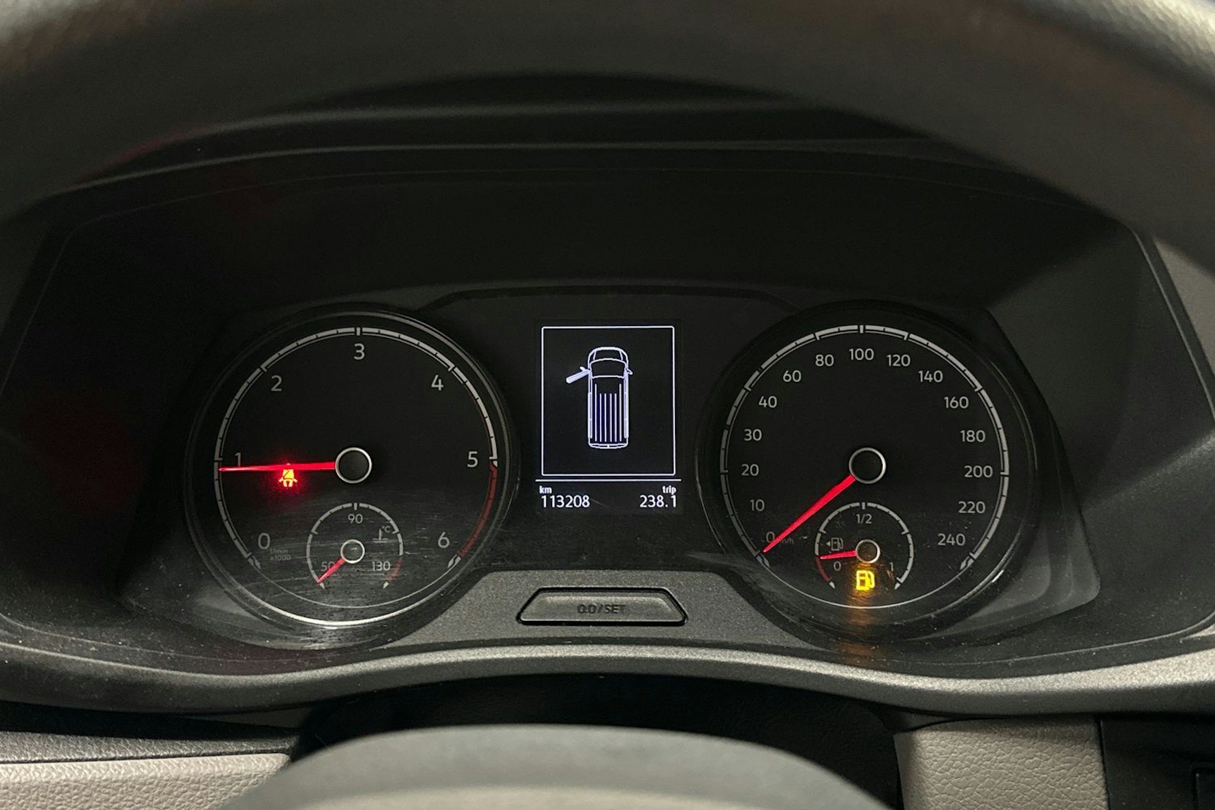 musta Volkswagen Transporter 2020 kuva 16.