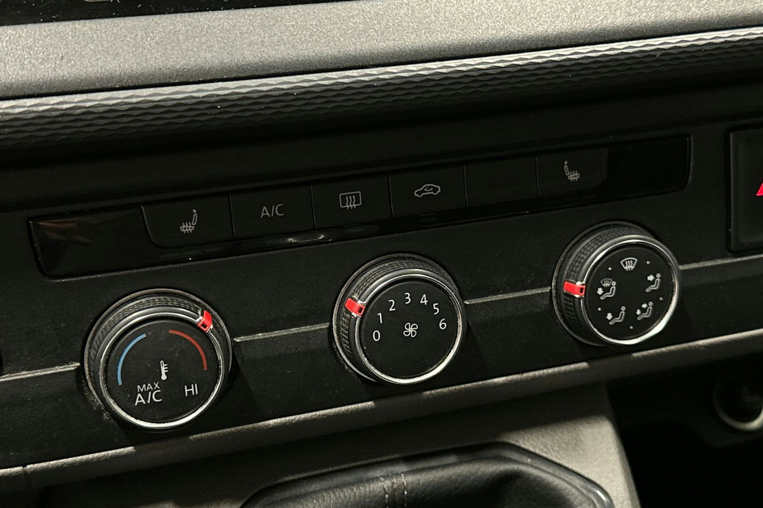 musta Volkswagen Transporter 2020 kuva 20.