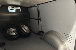 musta Volkswagen Transporter 2020 kuva 28.