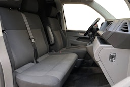 valkoinen Volkswagen Transporter 2020 kuva 10.