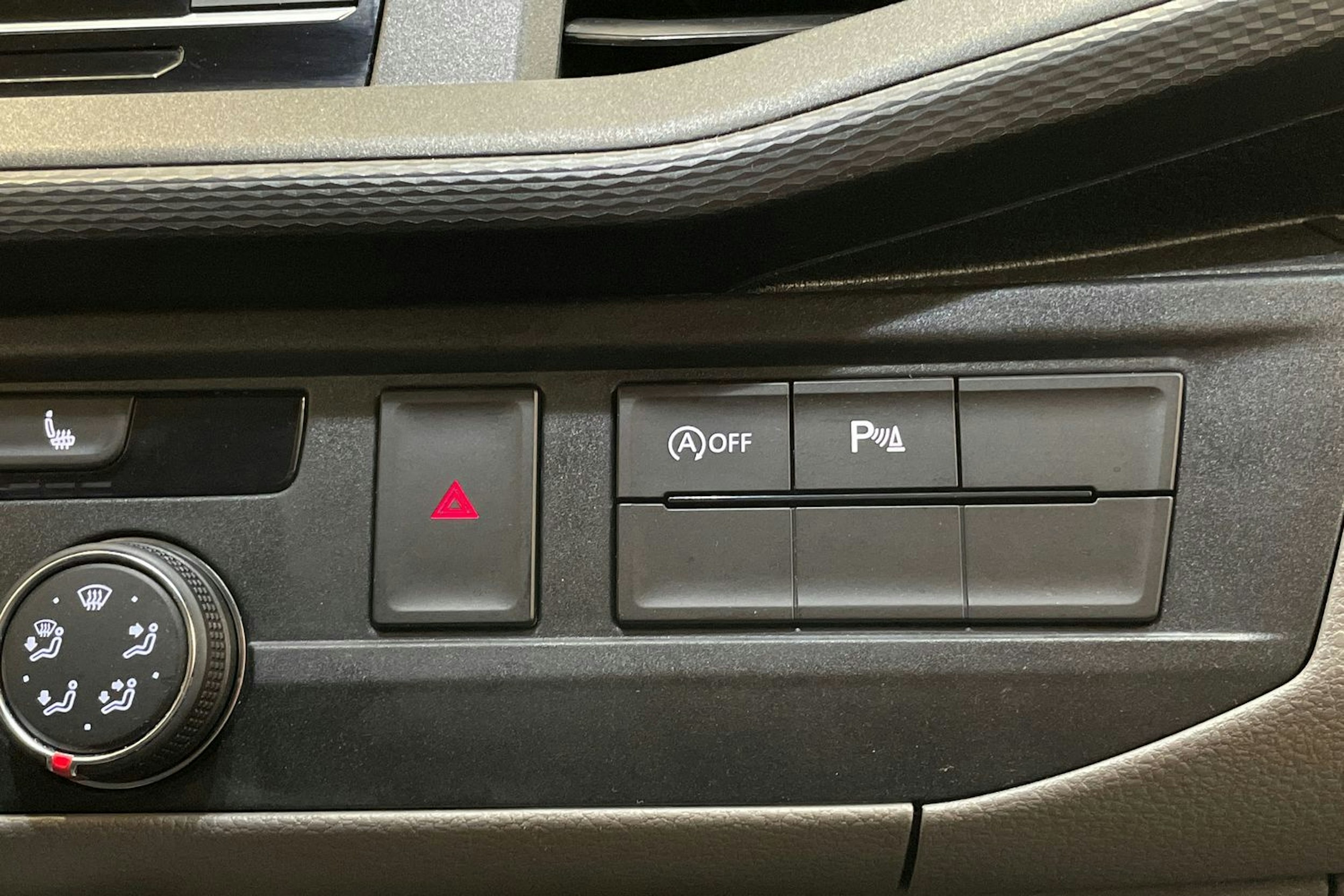 valkoinen Volkswagen Transporter 2020 kuva 21.