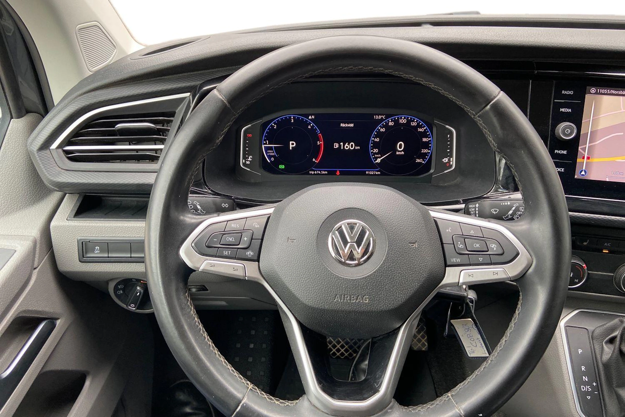 harmaa Volkswagen Transporter 2020 kuva 7.