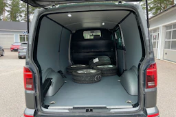 harmaa Volkswagen Transporter 2020 kuva 12.