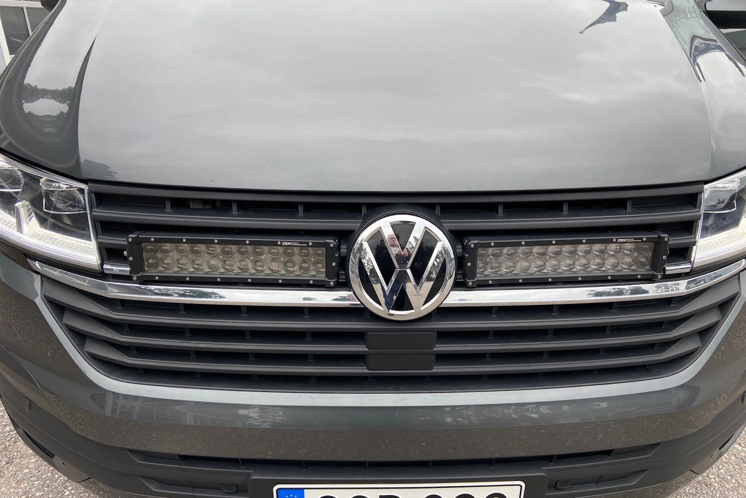 harmaa Volkswagen Transporter 2020 kuva 13.