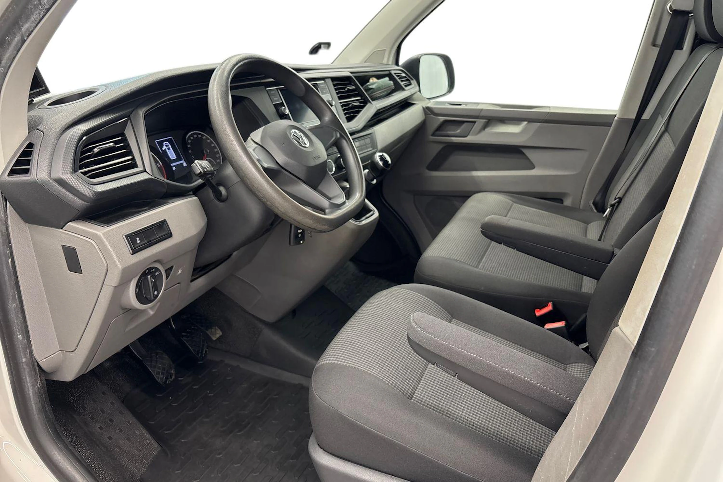 valkoinen Volkswagen Transporter 2020 kuva 6.