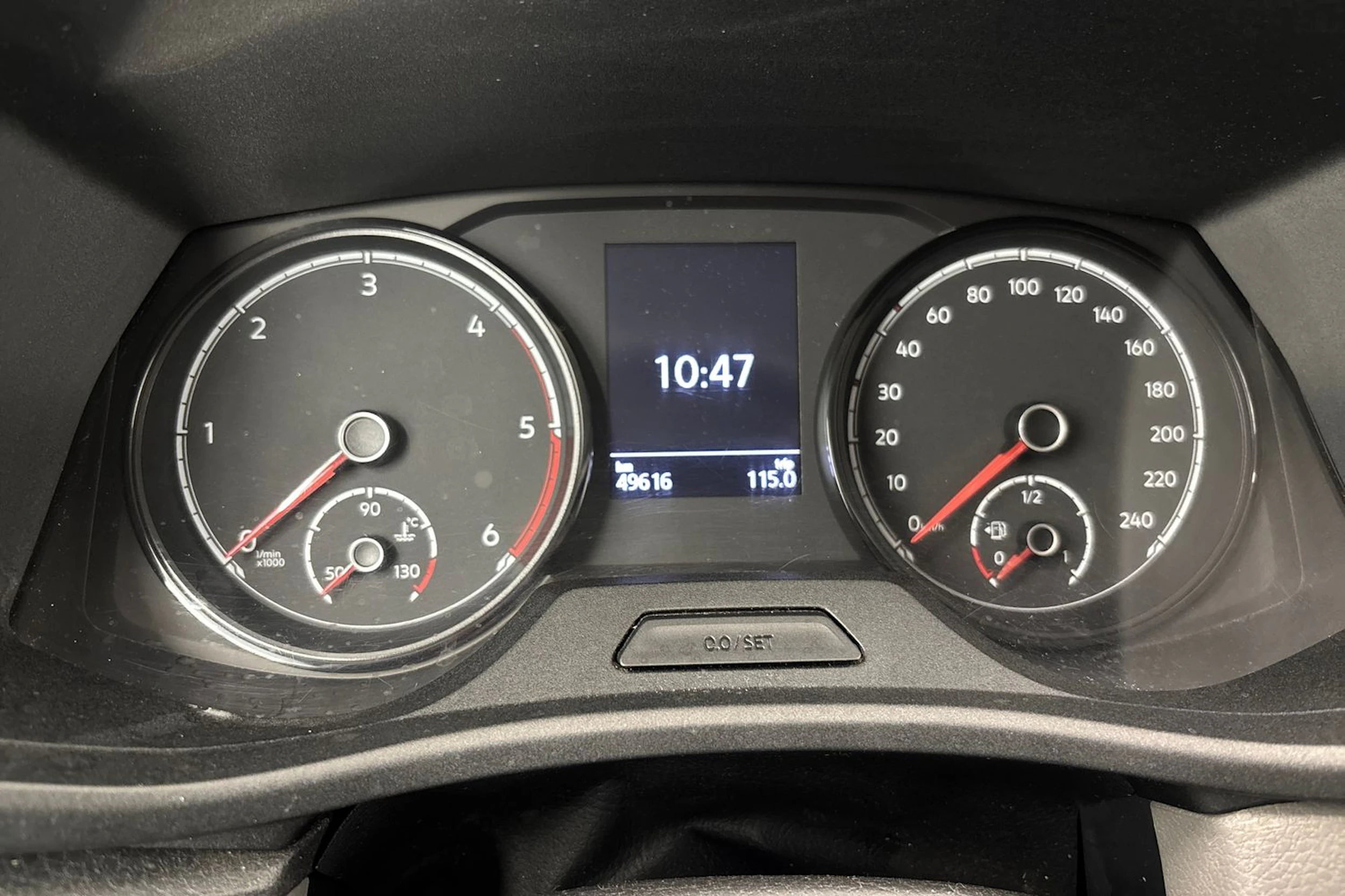 valkoinen Volkswagen Transporter 2020 kuva 17.