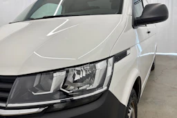 valkoinen Volkswagen Transporter 2020 kuva 27.
