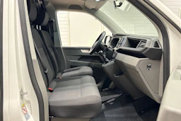valkoinen Volkswagen Transporter 2020 kuva 13.