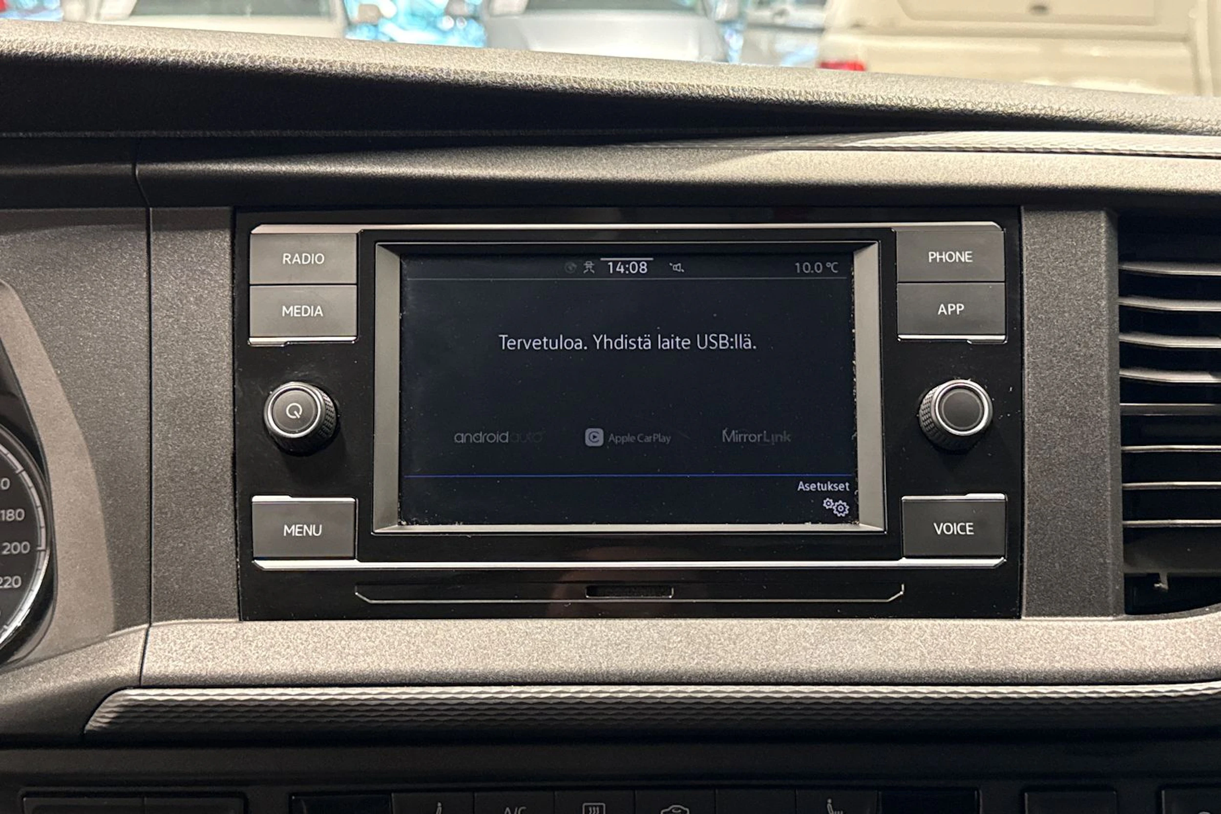 valkoinen Volkswagen Transporter 2020 kuva 22.