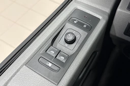 valkoinen Volkswagen Transporter 2020 kuva 25.