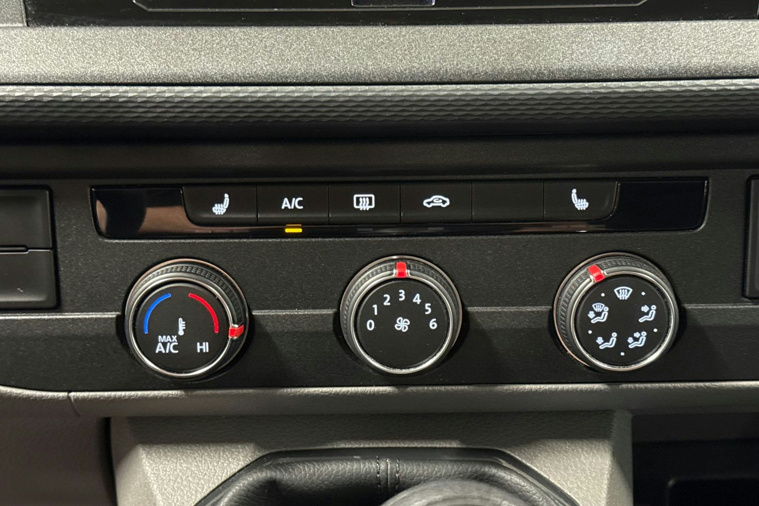 Valkoinen Volkswagen TRANSPORTER 2020 kuva 19.