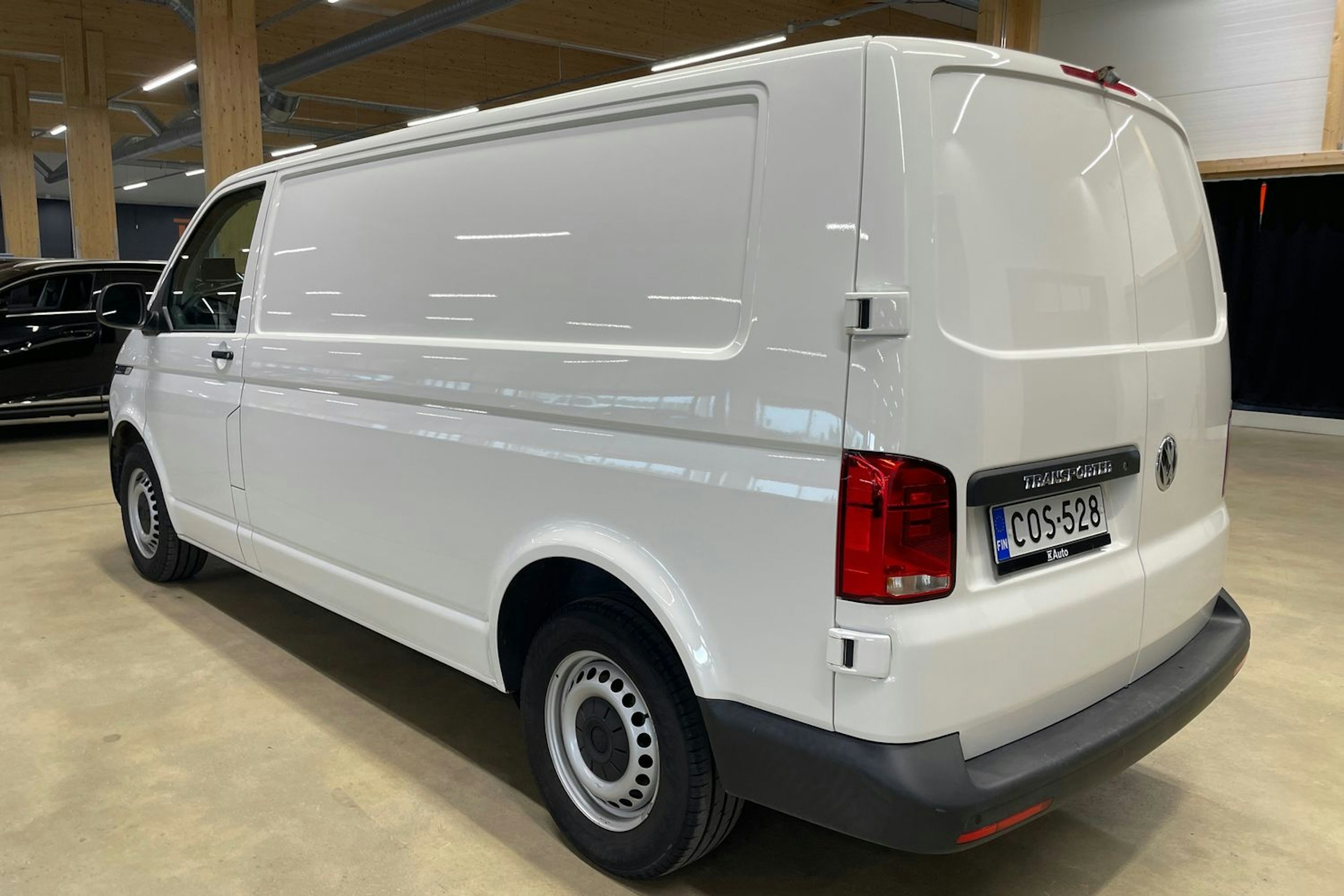 valkoinen Volkswagen Transporter 2020 kuva 14.