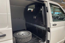 valkoinen Volkswagen Transporter 2020 kuva 19.