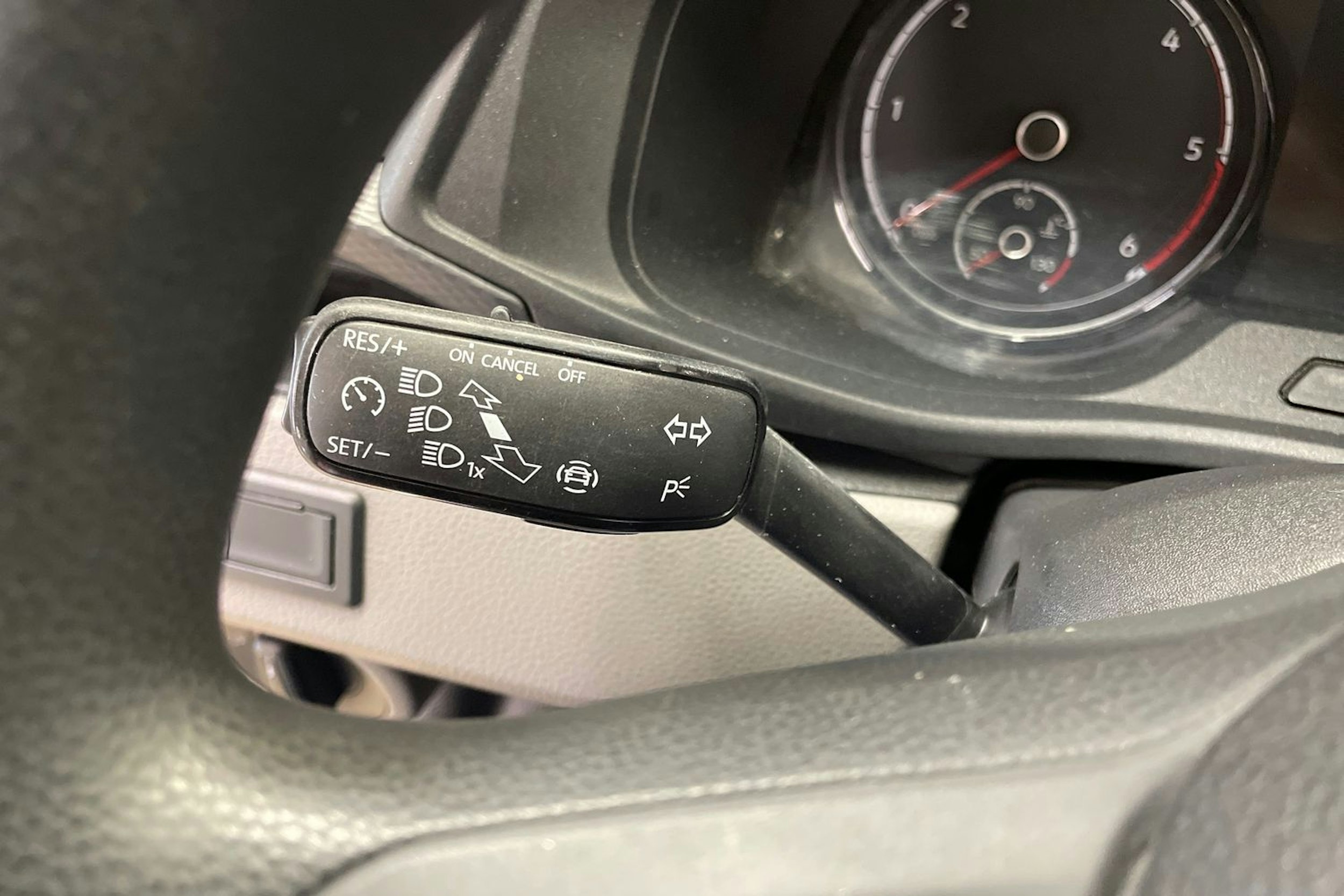 valkoinen Volkswagen Transporter 2020 kuva 25.