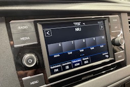 valkoinen Volkswagen Transporter 2020 kuva 29.