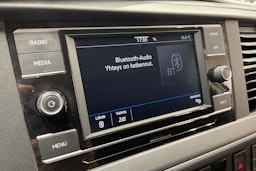 valkoinen Volkswagen Transporter 2020 kuva 30.