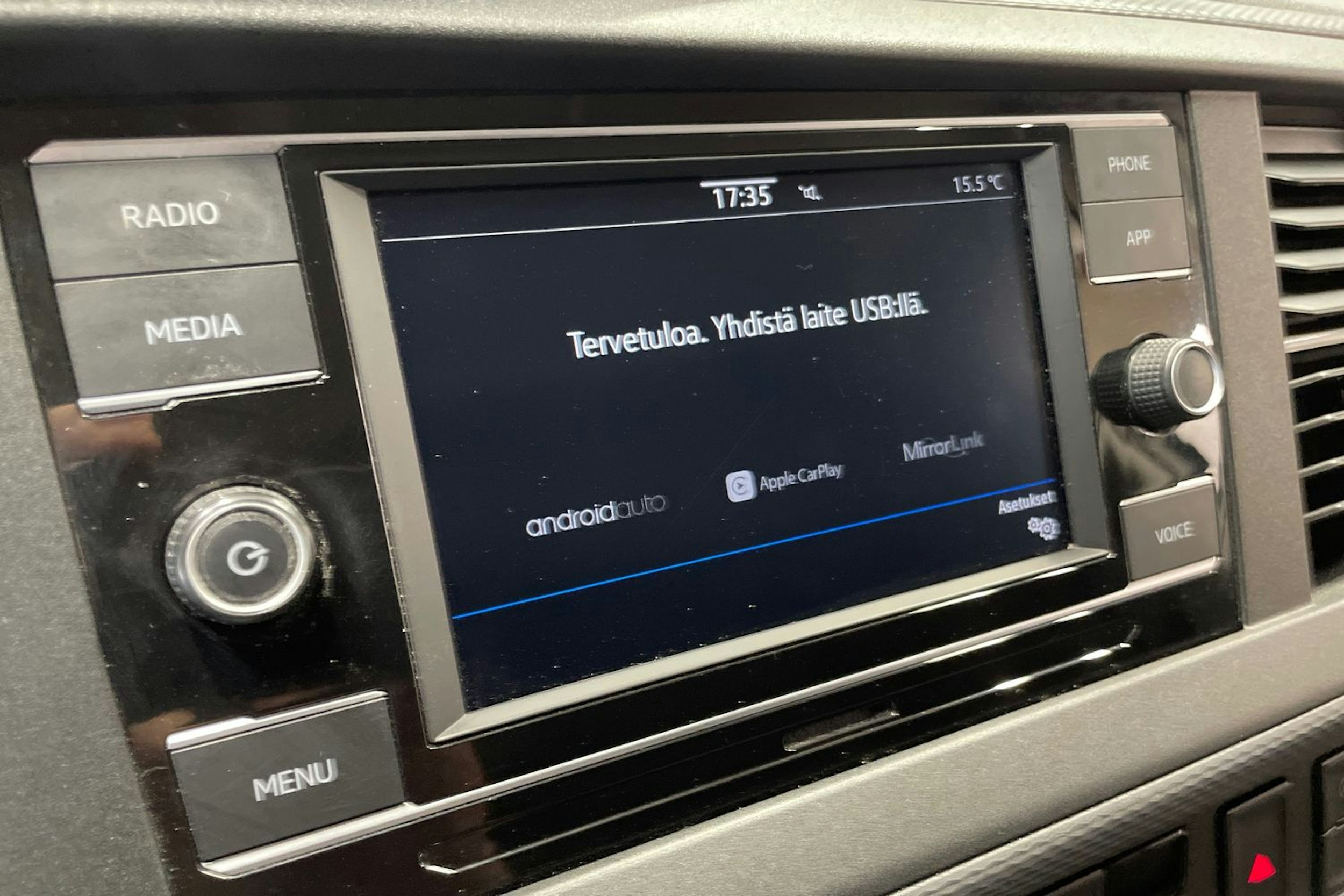 valkoinen Volkswagen Transporter 2020 kuva 32.