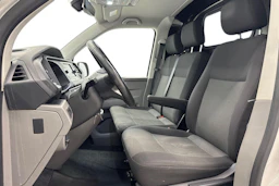 valkoinen Volkswagen Transporter 2020 kuva 8.